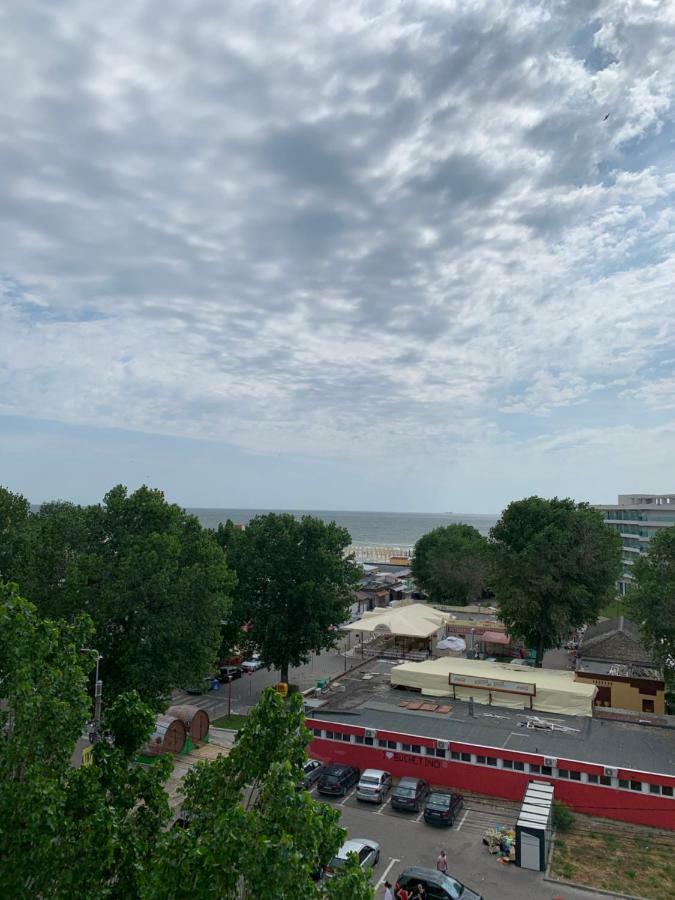 Arlequin Apartments Mamaia Exterior photo